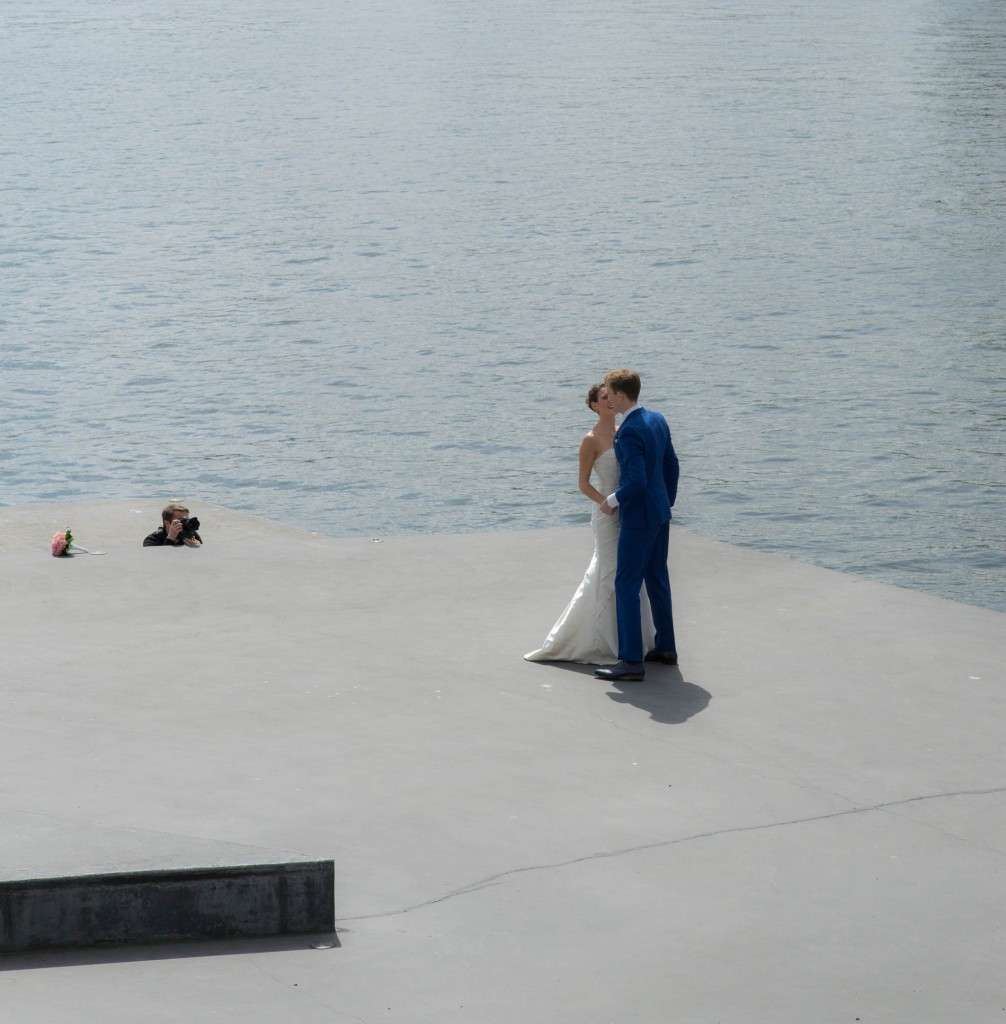 A couple getting married by the IJ reiver in Amsterdam