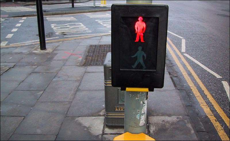 Don't walk - Study in Scarlet (c) Eolake Stobblehouse