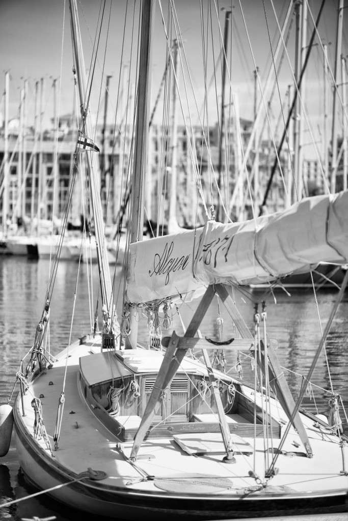Alcyon, houari sail boat in the port of Marseilles, photographed with a Sony A7r camera and Zeiss OTUS 85/1.4 lens in monochrome