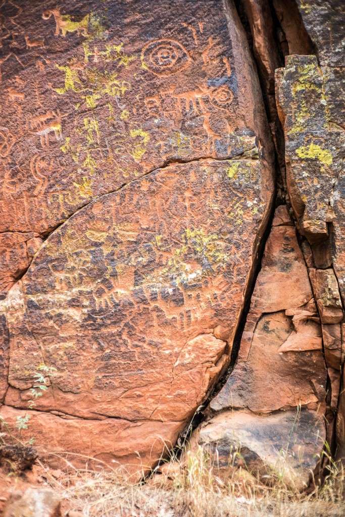 V-bar-V petroglyphs - Sony A7r & Zeiss C-Sonnar 1.5/50 ZM