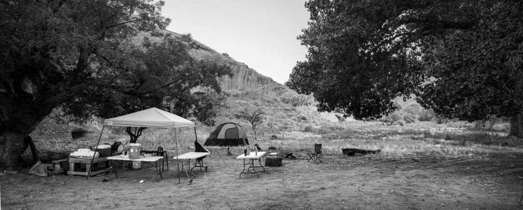 A photo tour camp at night in Canyon de Chelly